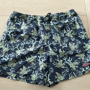 Vineyard Vines men’s XL bathing suit - fish & coral